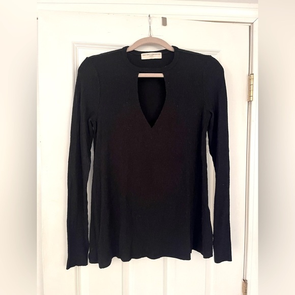 Urban Outfitters Cutout Top - Picture 5 of 9